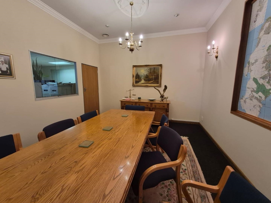 To Let Commercial Property for Rent in Pinelands Western Cape